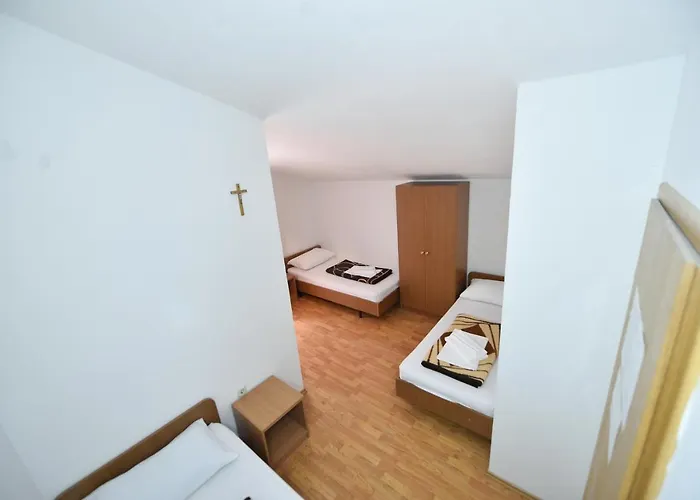 Bed & Breakfast Pansion Stojic 3*